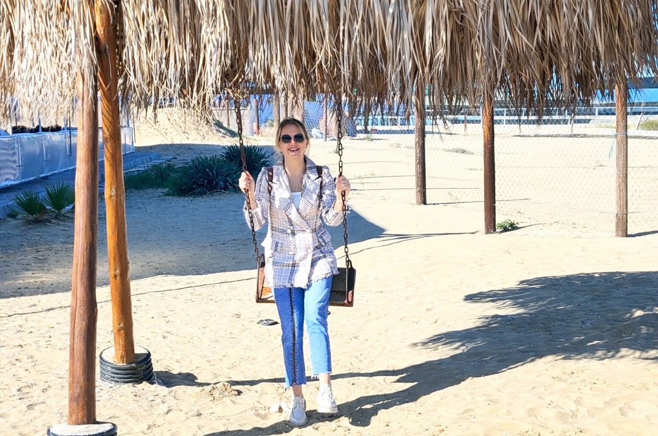 İnsan, Yol ve Deniz Arasında